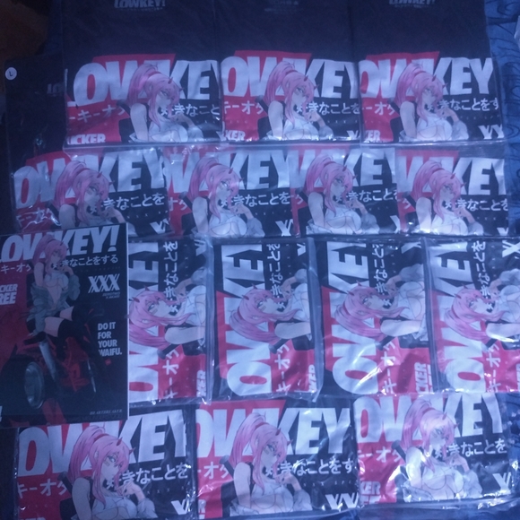 LOWKEY! Geeks ZeroTwo x Akari Limited edition T - Picture 3 of 3